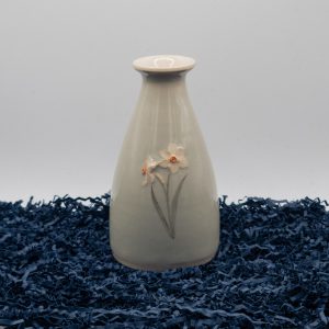 Daffodils Medium Vase - Eau de nil (Jane Hogben Pottery)