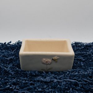 Daisy & Bee Soap Dish - Eau de nil (Jane Hogben Pottery)