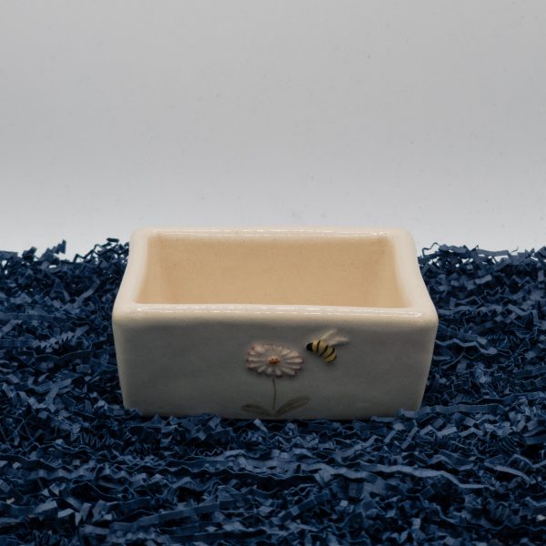 Daisy & Bee Soap Dish - Eau de nil (Jane Hogben Pottery)