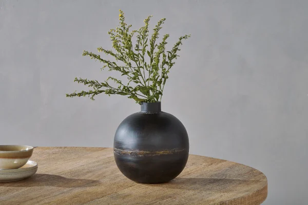 Endo Iron Vase