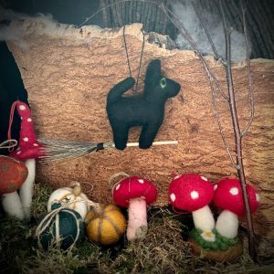 Hanging Felt Black Cat